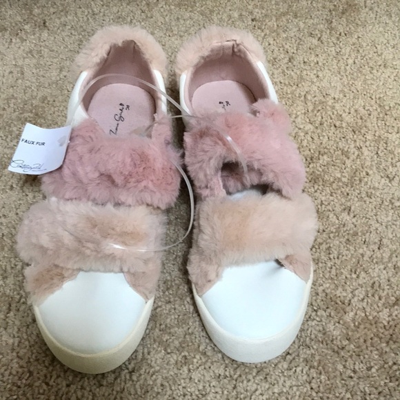 NWOT! Zara girls SZ 35 white faux fur sneakers